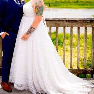 Wedding dress size 14. Corset back with pockets.